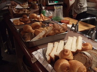 水と小麦だけのパン種でつくる酵母パン」: 風土倶楽部